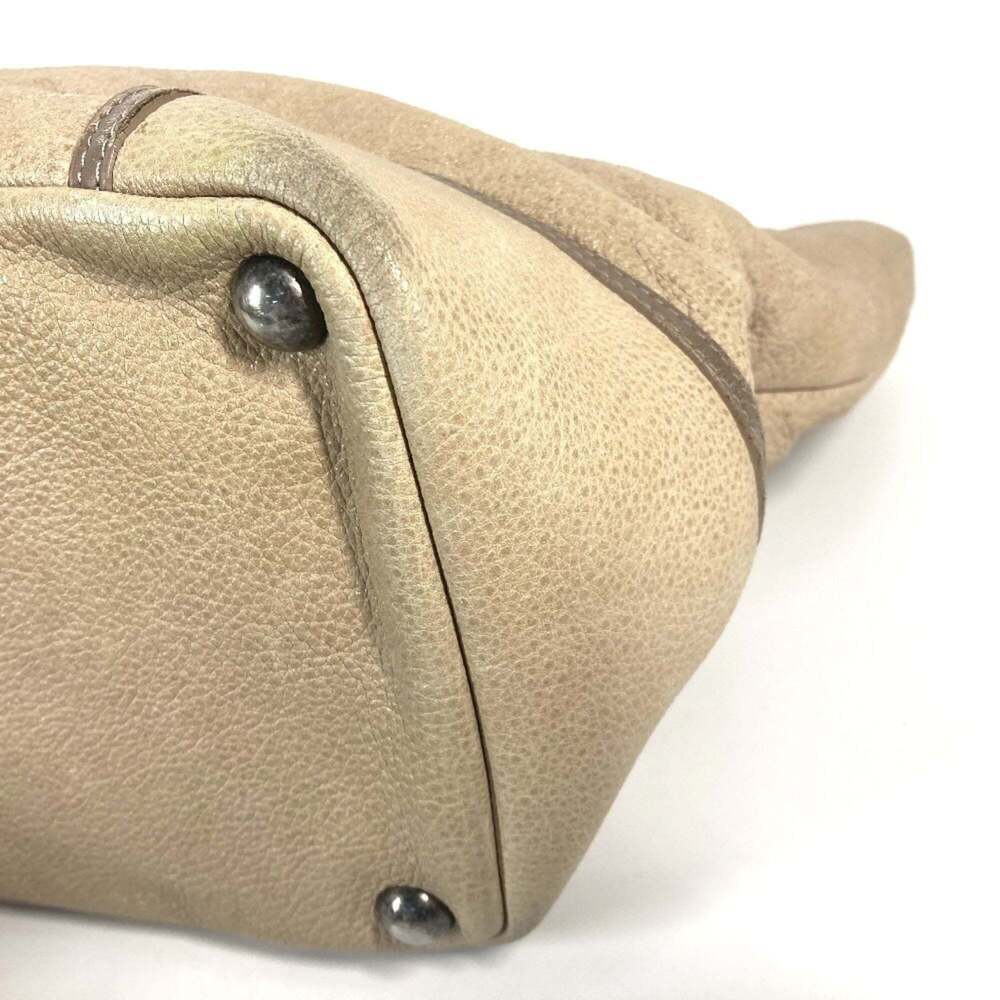 CHANEL Cream Leather Shoulder Bag - Picture 6 of 15